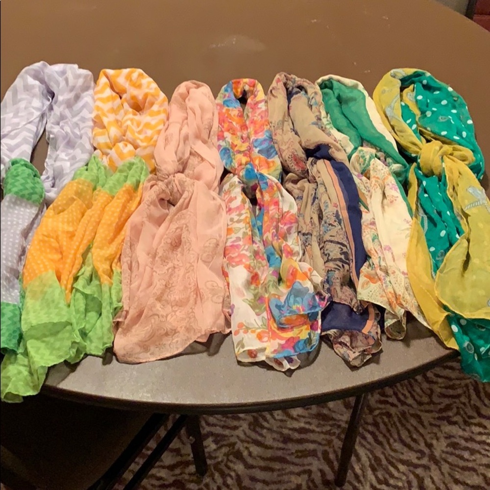 SCARVES